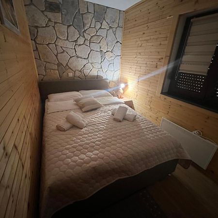Zen Den Apartments Otočac Extérieur photo