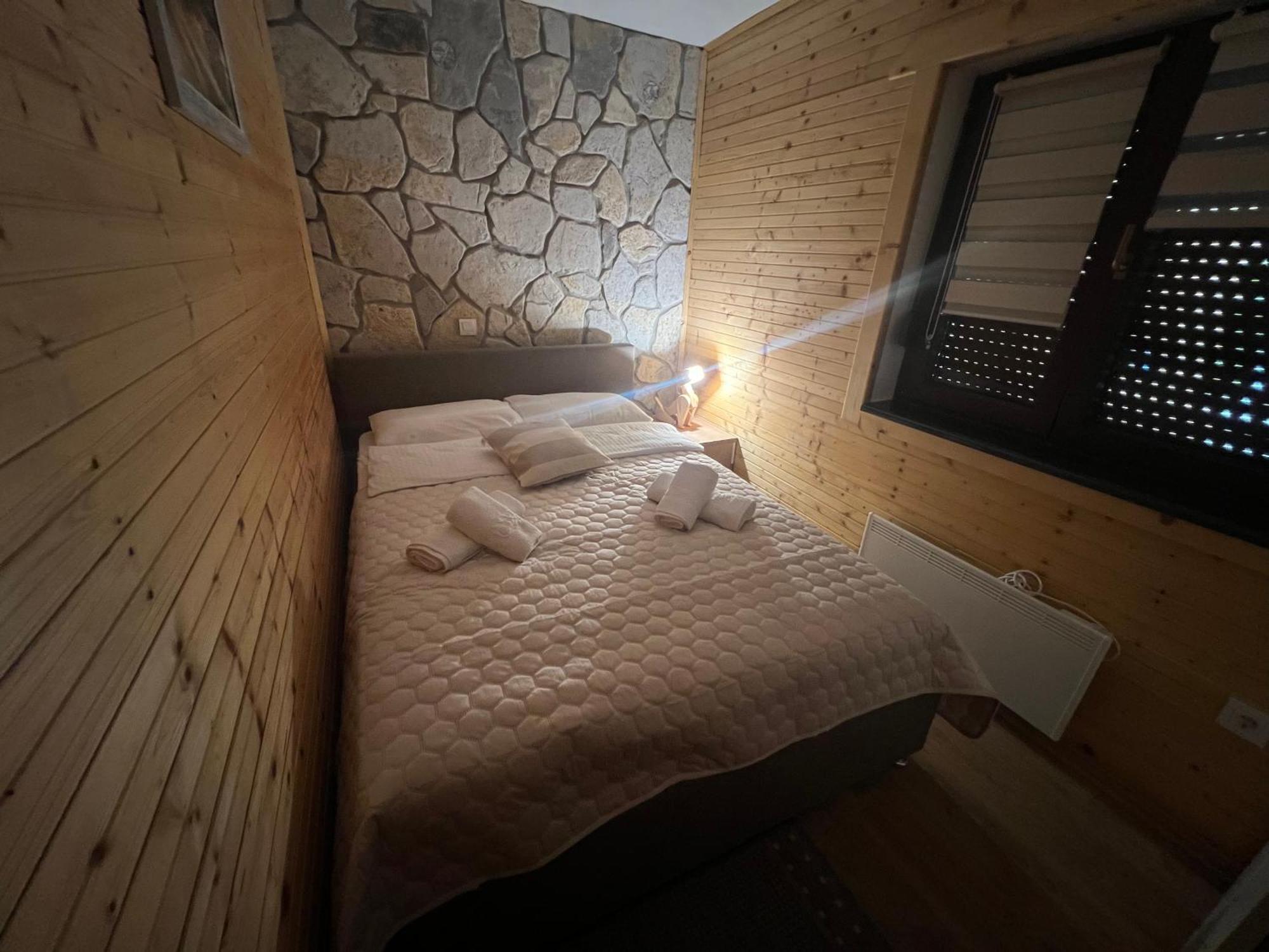Zen Den Apartments Otočac Extérieur photo